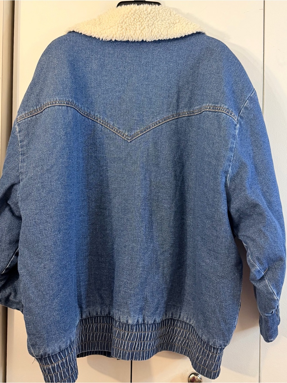Wrangler Oversized Denim Bomber Jacket EUC (Sz L) Ptp 29.5” - Picture 4 of 10